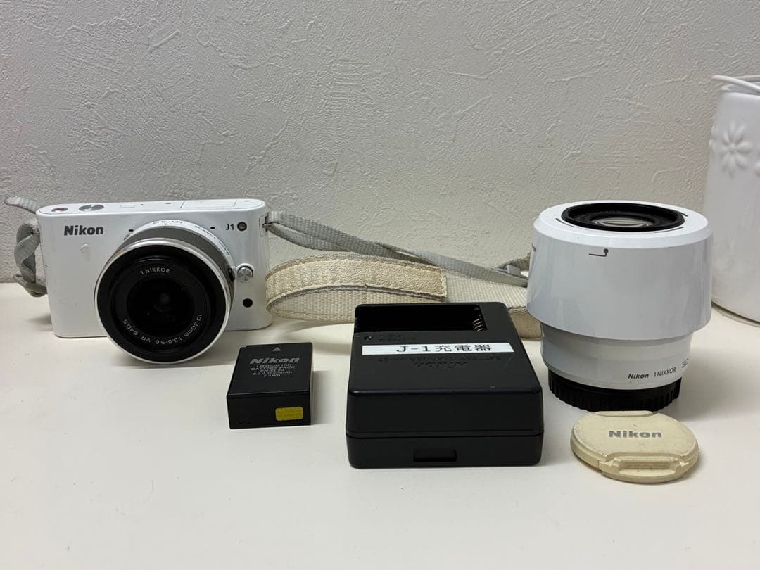 Nikon 1 J1 ホワイト ミラーレスカメラ
