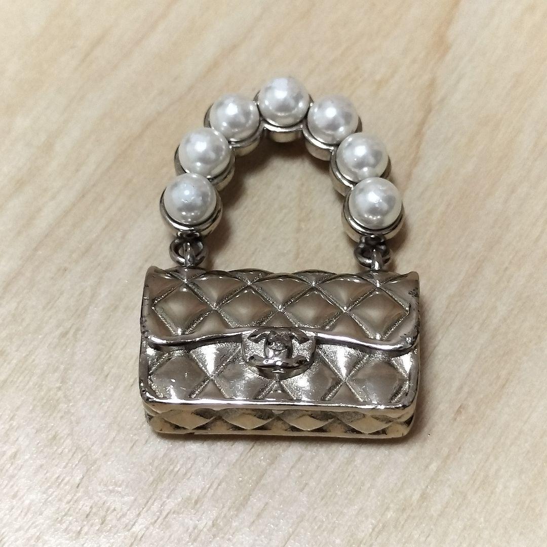 訳あり※シャネル マトラッセ バッグ型ブローチ CHANEL