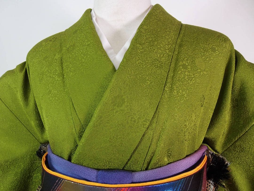 振袖　色無地　やまと誂え　紋意匠　花柄地紋　ガード加工済み　シャトルーズグリーン