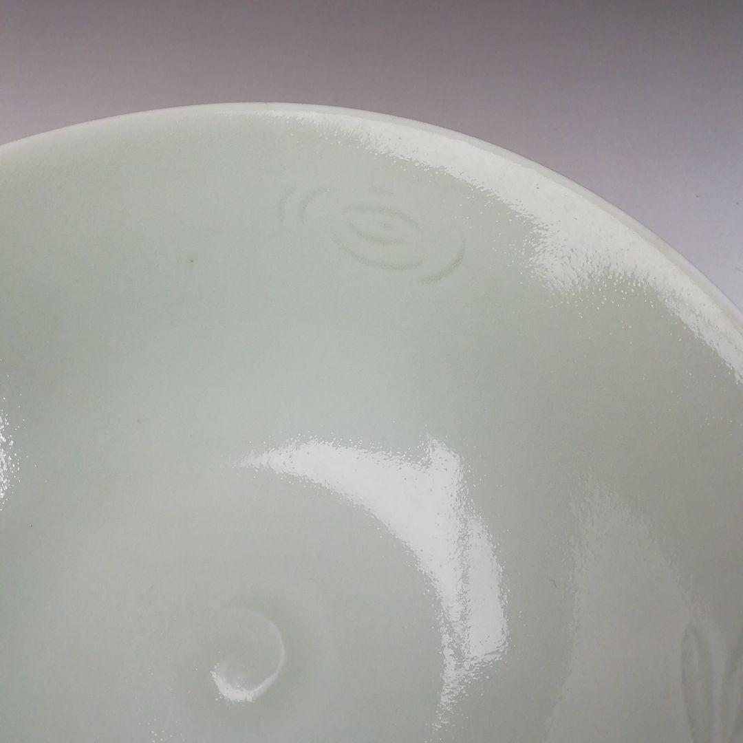 Ｔ１６９　茶碗　『淡青磁　蜻蛉彫』『平茶碗』『曽根幸風』　共箱　抹茶碗　茶道具