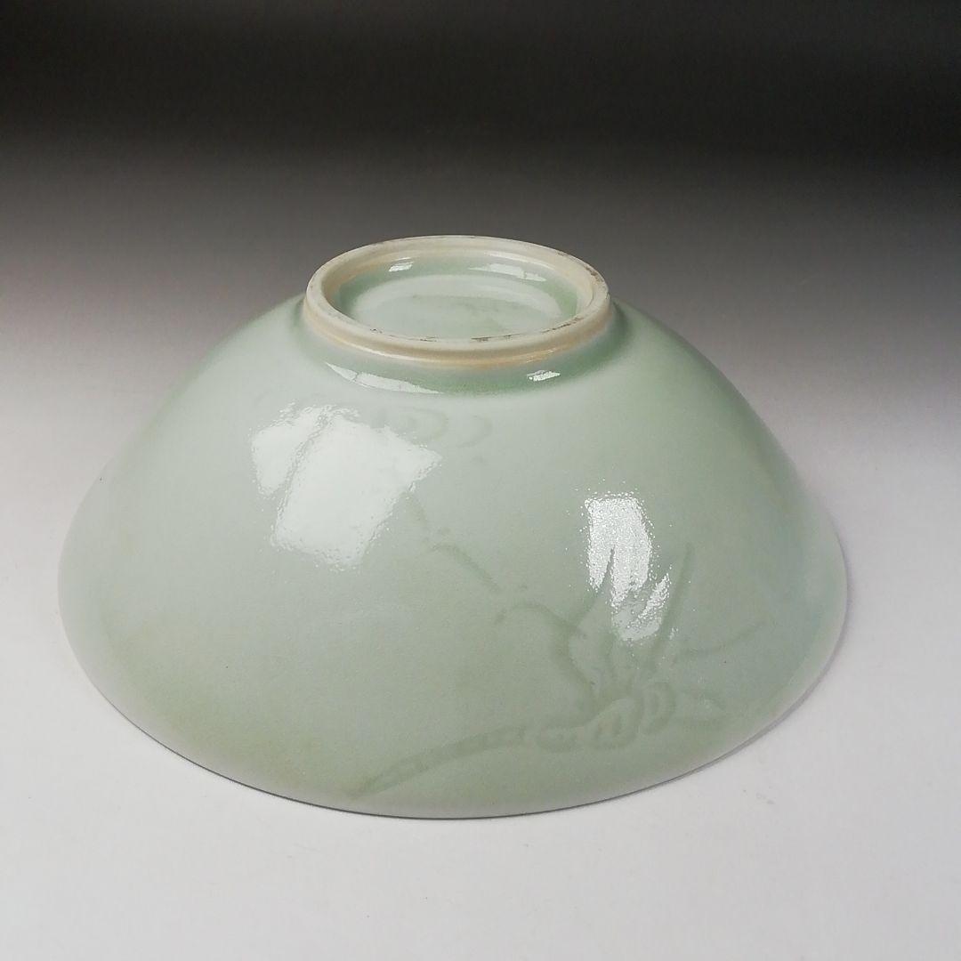 Ｔ１６９　茶碗　『淡青磁　蜻蛉彫』『平茶碗』『曽根幸風』　共箱　抹茶碗　茶道具