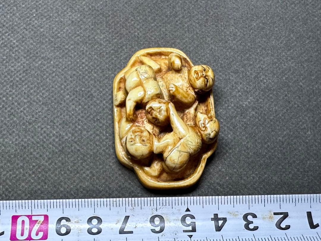 極上　根付　和装小物　美術品　 置物　彫刻 細密細工　骨董　アンティーク