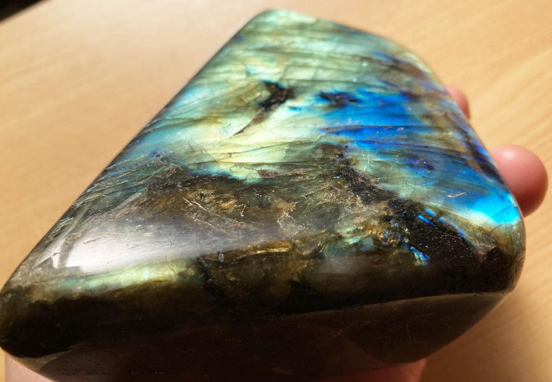 【マジックワーカーの石】ラブラドライト マダガスカル産 924g フリーフォーム