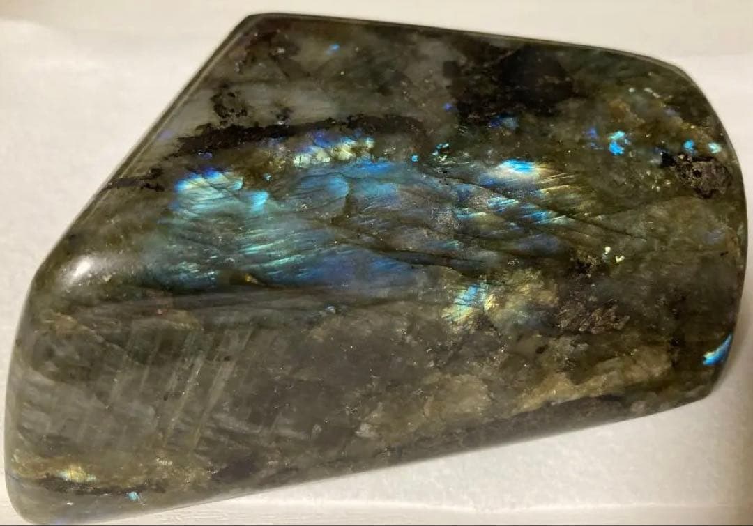 【マジックワーカーの石】ラブラドライト マダガスカル産 924g フリーフォーム