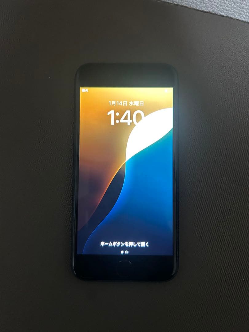 ぶ*ー様 【美品】iPhone SE3 64GB SIMフリー ケース付 バッテ