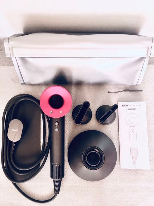 ヘアドライヤー dyson HD01 IIF