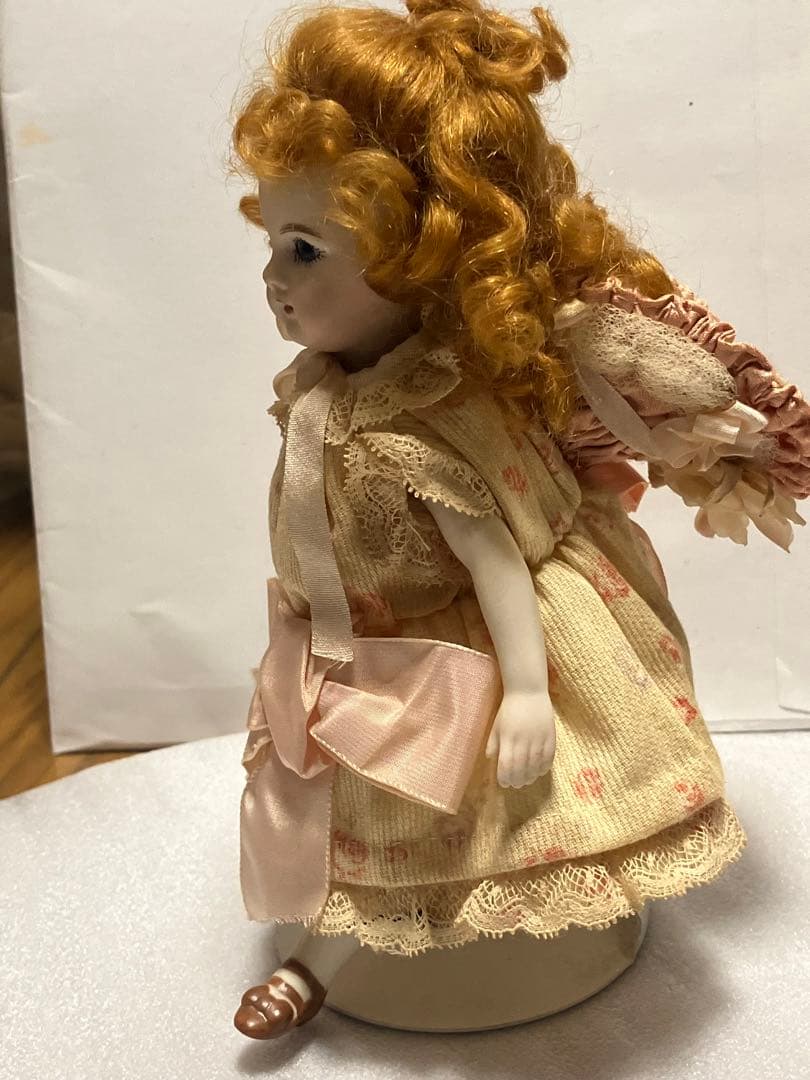 ビスクドール　アンティークのコレクション用磁器人形 (Kemper かつら)