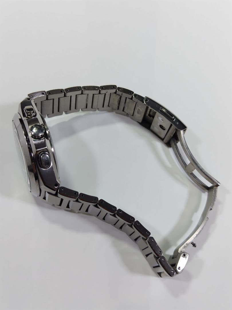 シチズン　アテッサ　エコドライブ　充電池新品　軽量チタン製 電波時計