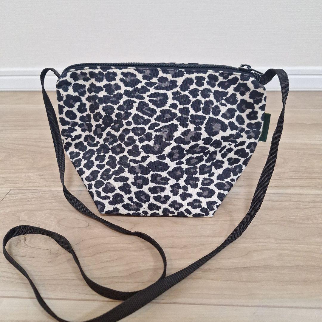 エルベシャプリエ　ショルダーバッグ　パンサーブラン