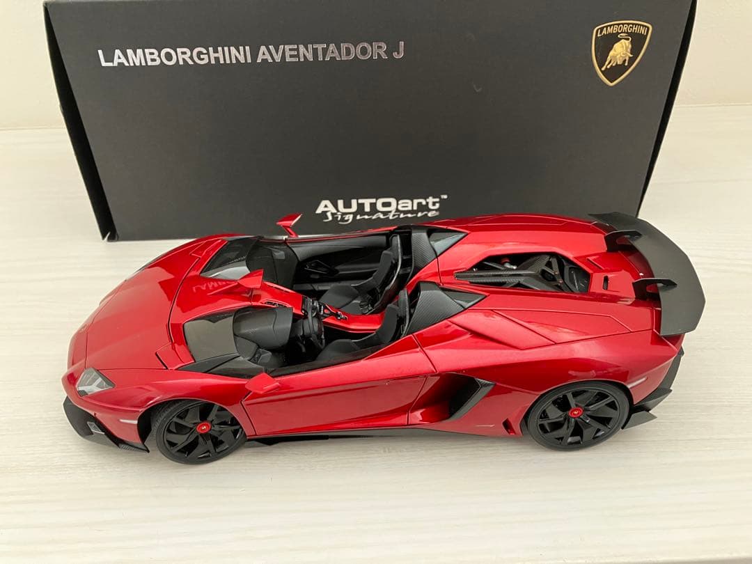 オートアート ランボルギーニ Aventador J 1/18