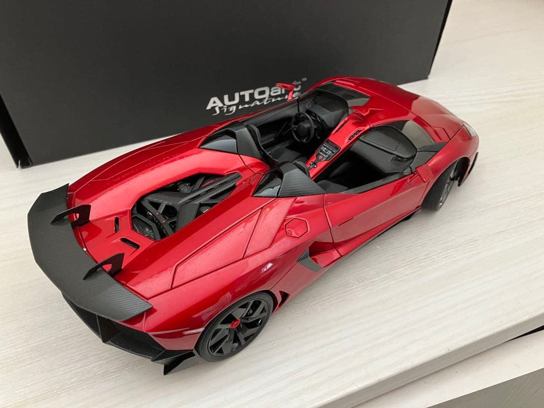 オートアート ランボルギーニ Aventador J 1/18