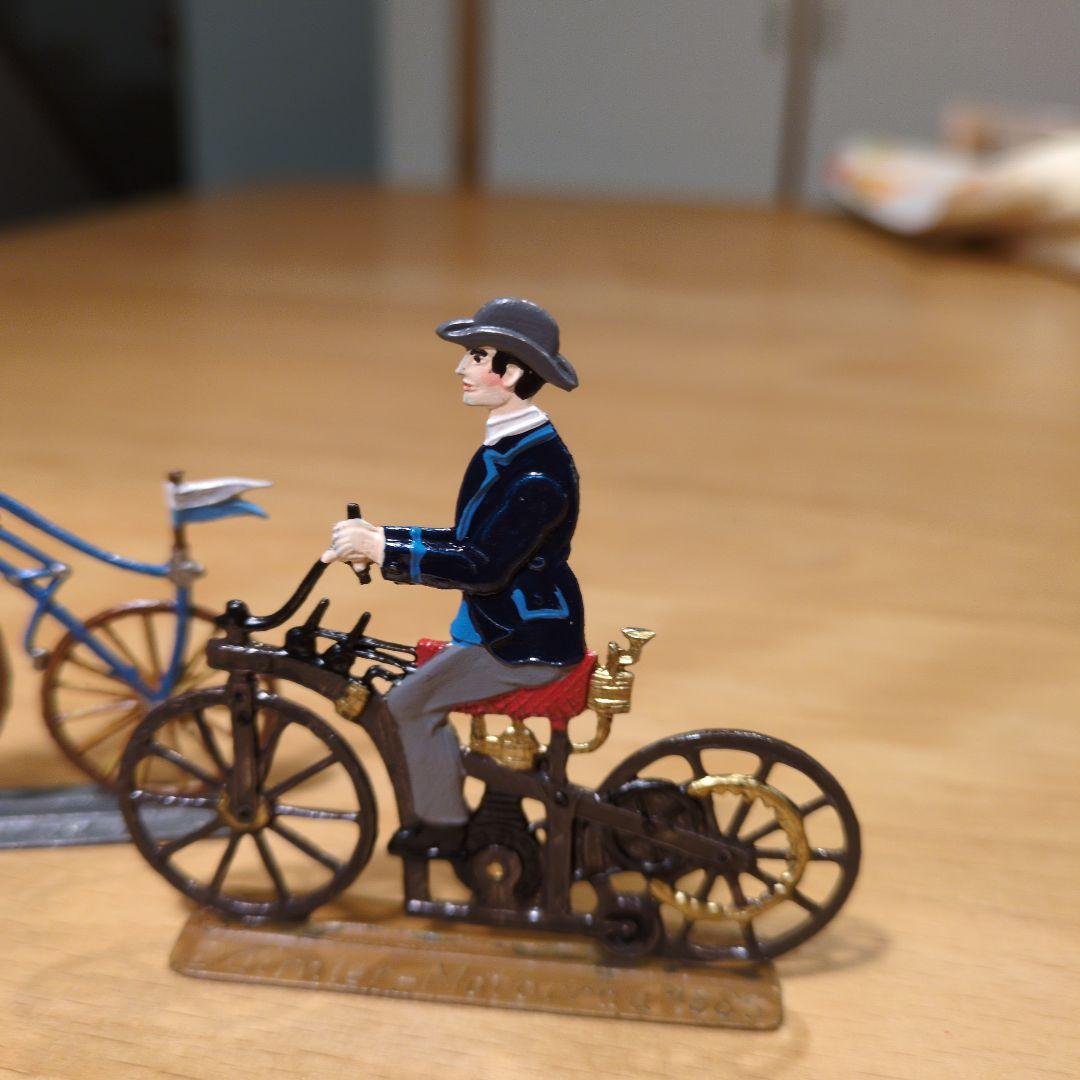 エルツ　バベットシュバイツァー社　錫の置物（自転車シリーズ）