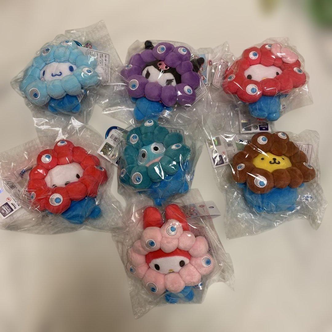 ミャクミャクなりきりぬいぐるみ　サンリオ　キティなど7種