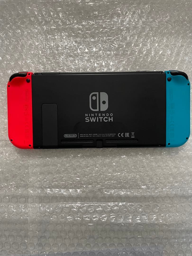 Nintendo Switch 本体 Joy-Con付き。　異音します！