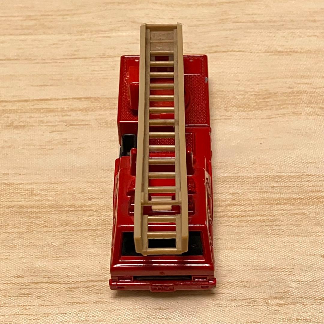 トミカ 日産ディーゼル ハシゴ付き消防車 UDシール No.22.43