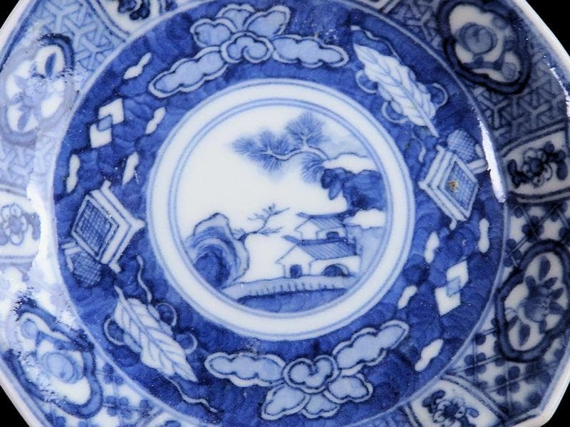 古伊万里　染付　吉祥紋に山村の図　六角豆皿　AS-DBe