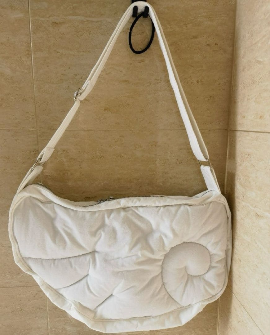 Coyseio 貝殻型ショルダーバッグ ホワイト