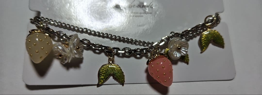 多様なモチーフのチャームセット