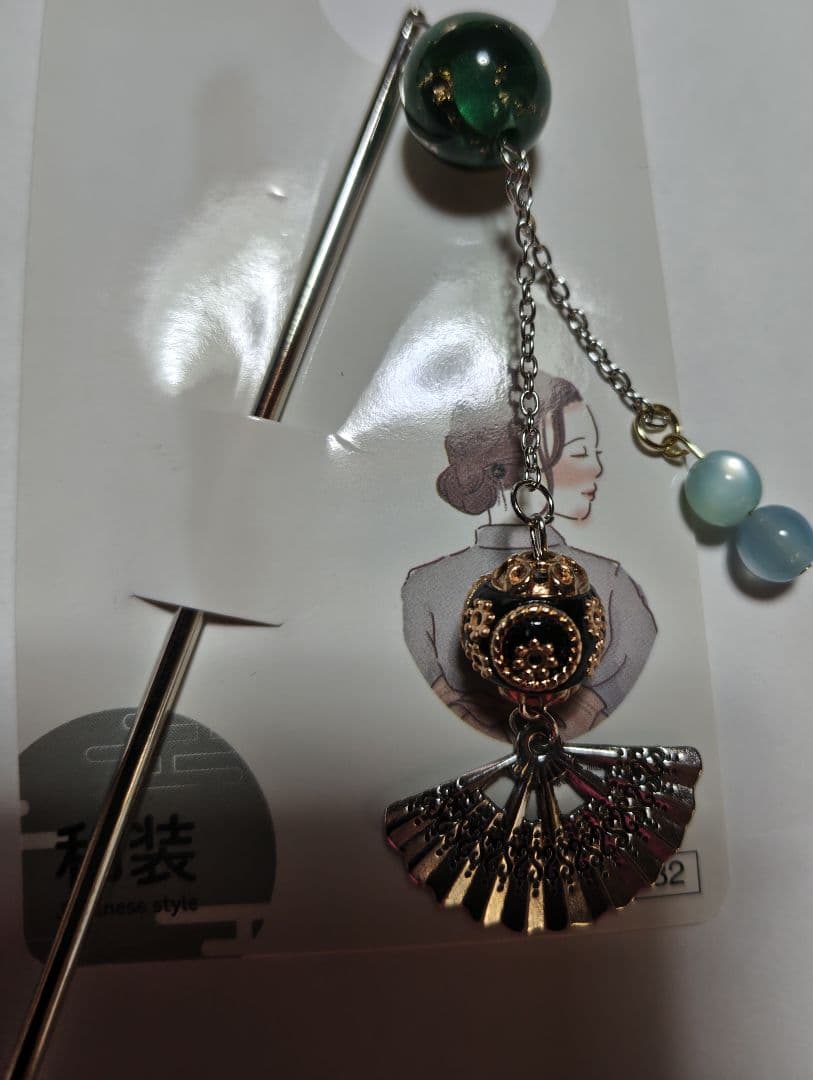 多様なモチーフのチャームセット