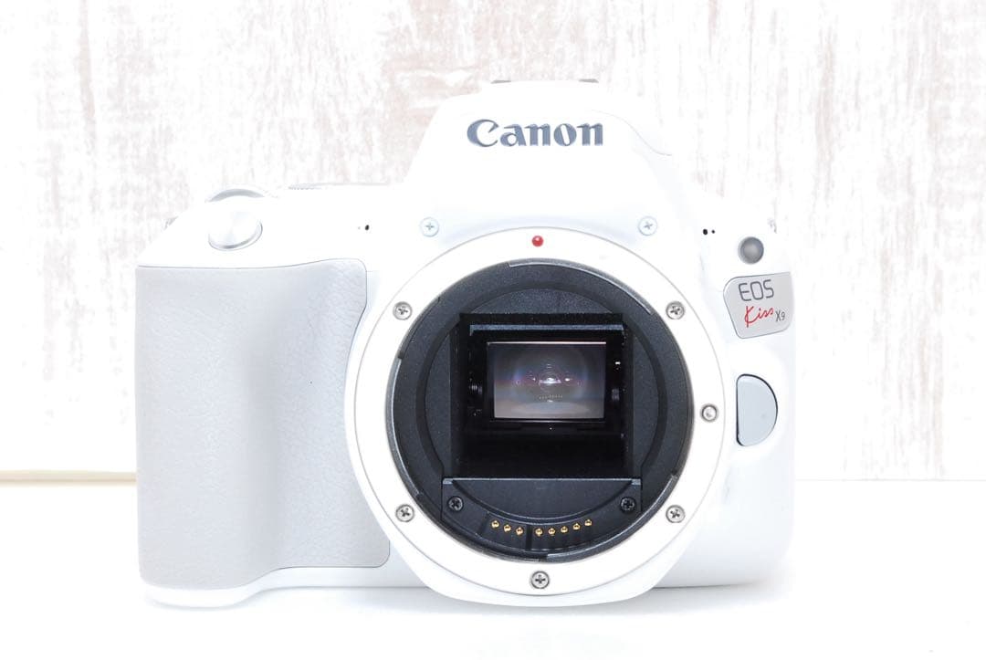 ❤️希少カラー❤️Wi-Fi内蔵❤️すぐ使えるセット❤️ Canon Kiss X9 白