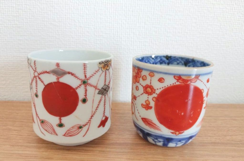 お値下げしました、2個組　古伊万里　赤玉　瓔珞文　覗