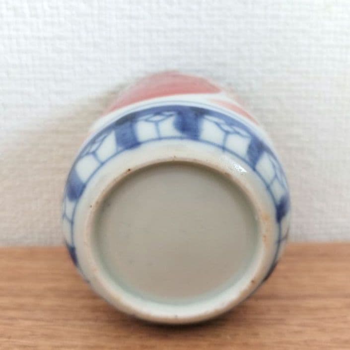 お値下げしました、2個組　古伊万里　赤玉　瓔珞文　覗