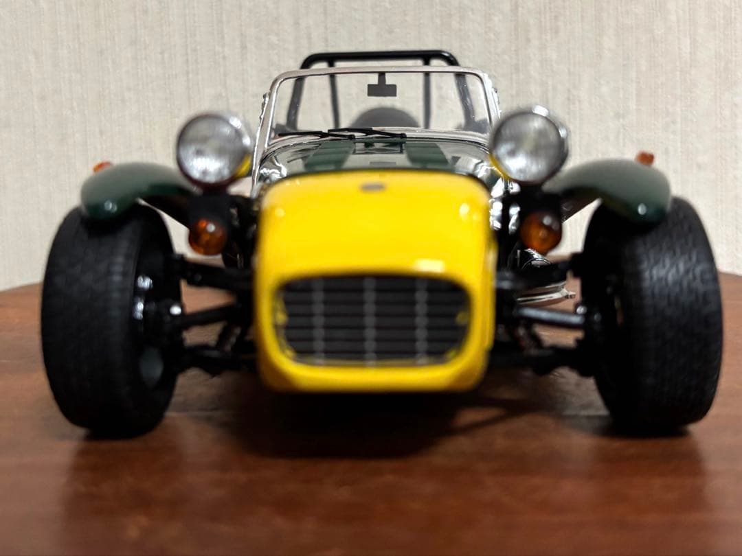 CATERHAM SUPER SEVEN ミニカー