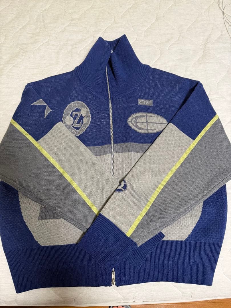 ずっと真夜中でいいのに。　フルジップニット