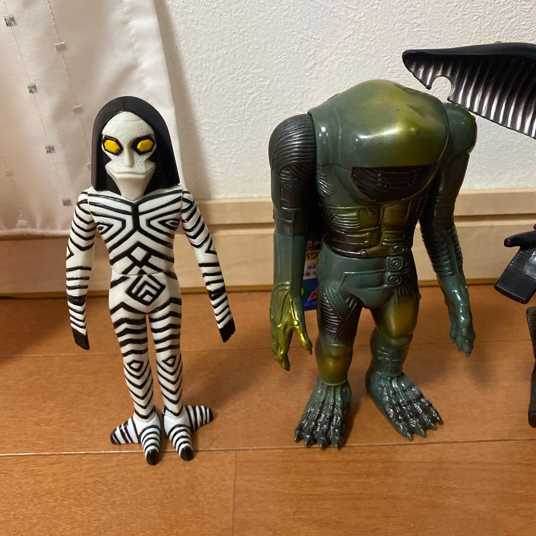 バンダイ製 ウルトラマンパワード ソフビ 18体セット