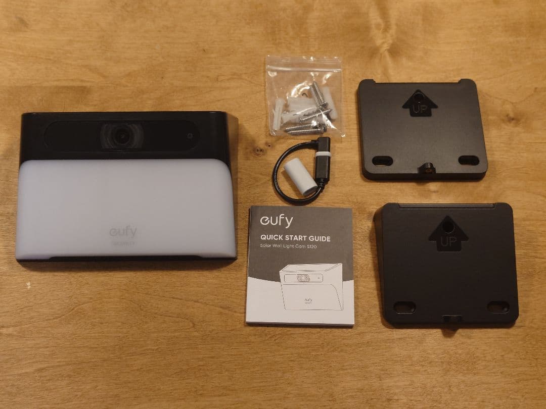 Anker Eufy　Solar Wall Light Cam S120