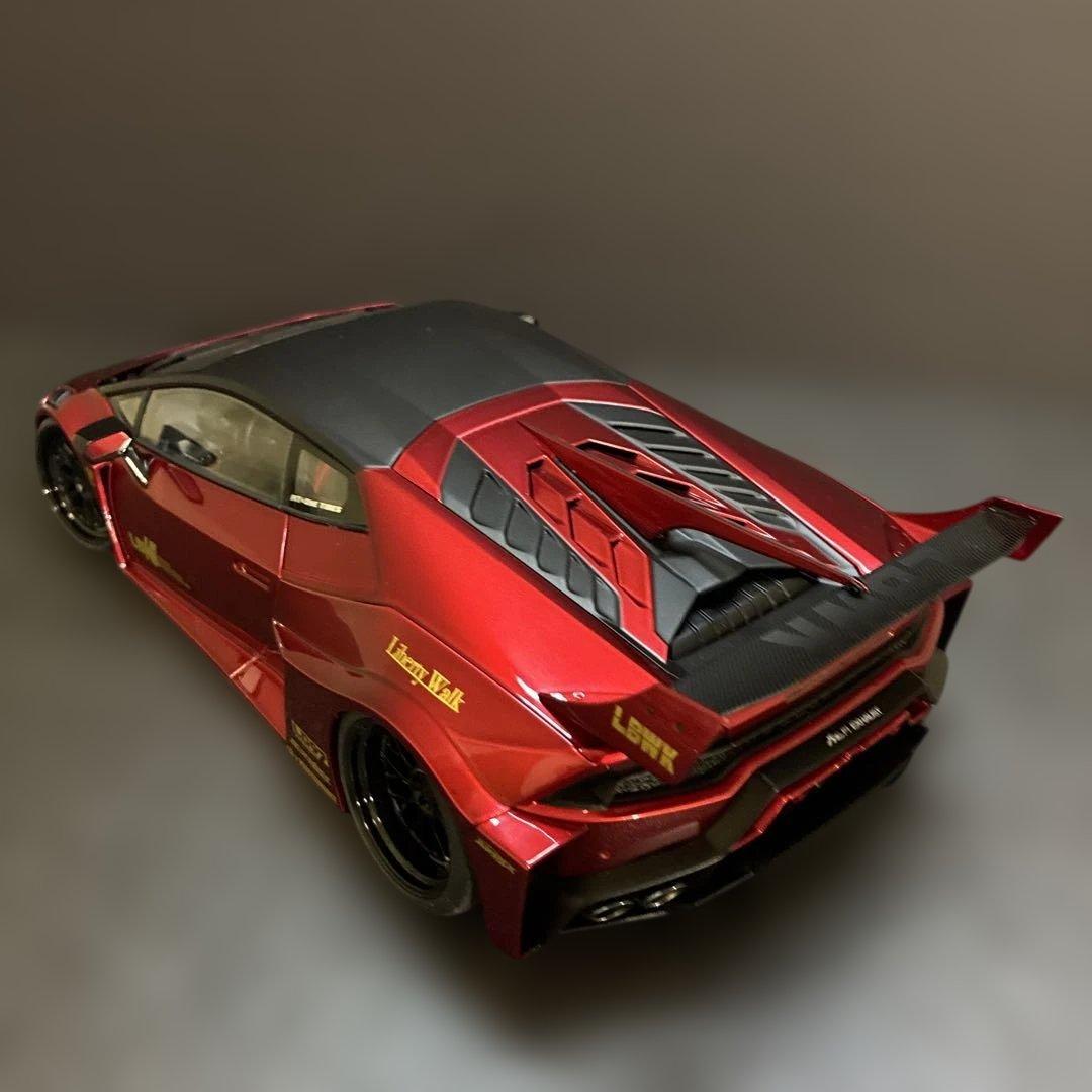 027 ランボルギーニ ウラカン リバティウォーク仕様1/18スケール ミニカー