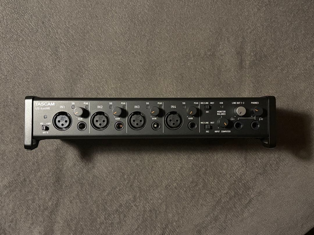 TASCAM US-4x4HR オーディオインターフェイス