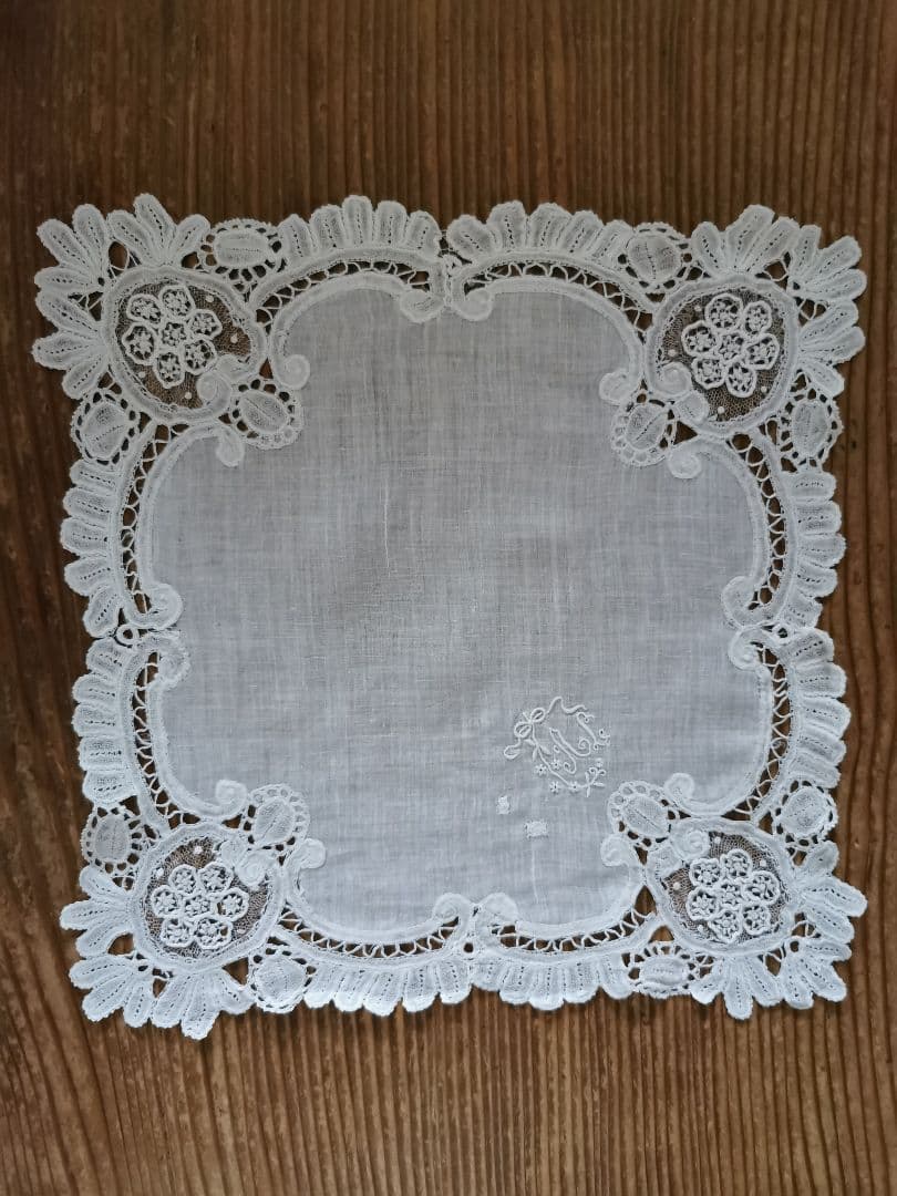 アンティーク ポワンドガーズ ブリュッセルデュセスレースハンカチ イニシャル刺繍
