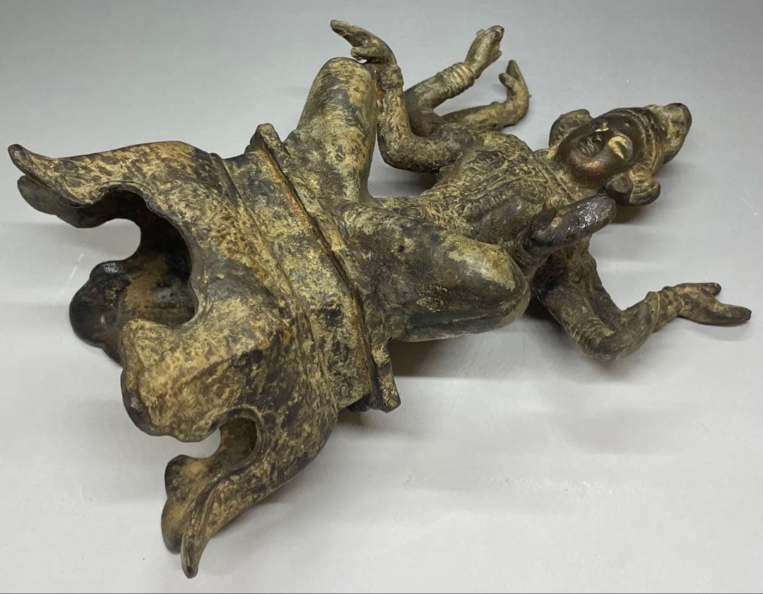 自在菩薩坐像　六手観音像　鉄製　C3120