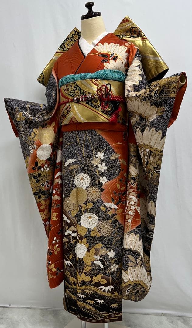 訳あり特価　振り袖　フルセット　金彩加工　刺繍入り　たたき染め　箔難あり626