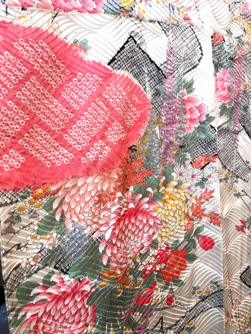 最高級　ブランド　千總　振袖 美品　Sサイズ　絞り　花柄 ピンクと白