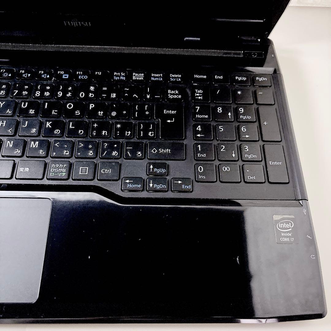 高性能Core i7✨メモリ8GB SSDで快適 カメラ ノートパソコン 富士通