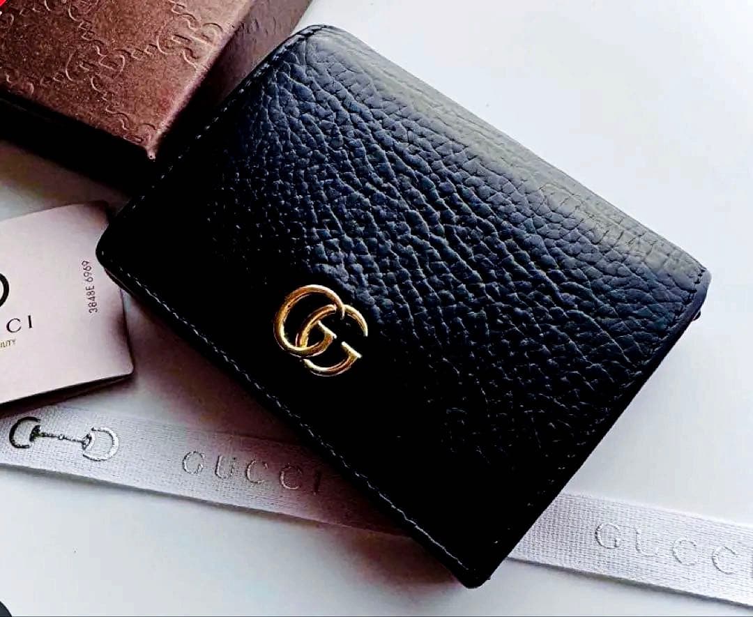 「希少」GUCCI グッチ　マーモント　二つ折り財布　男女兼用