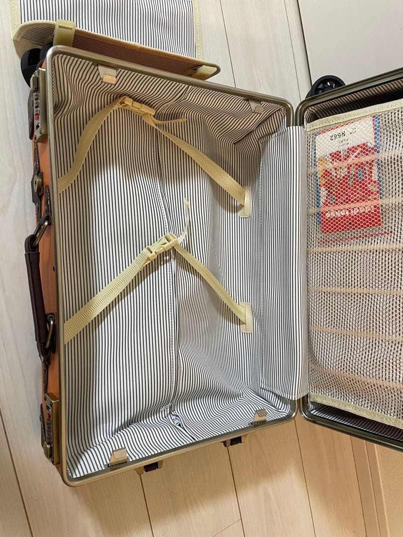 キャリーケース　トランク　スーツケース　オレンジ　旅行