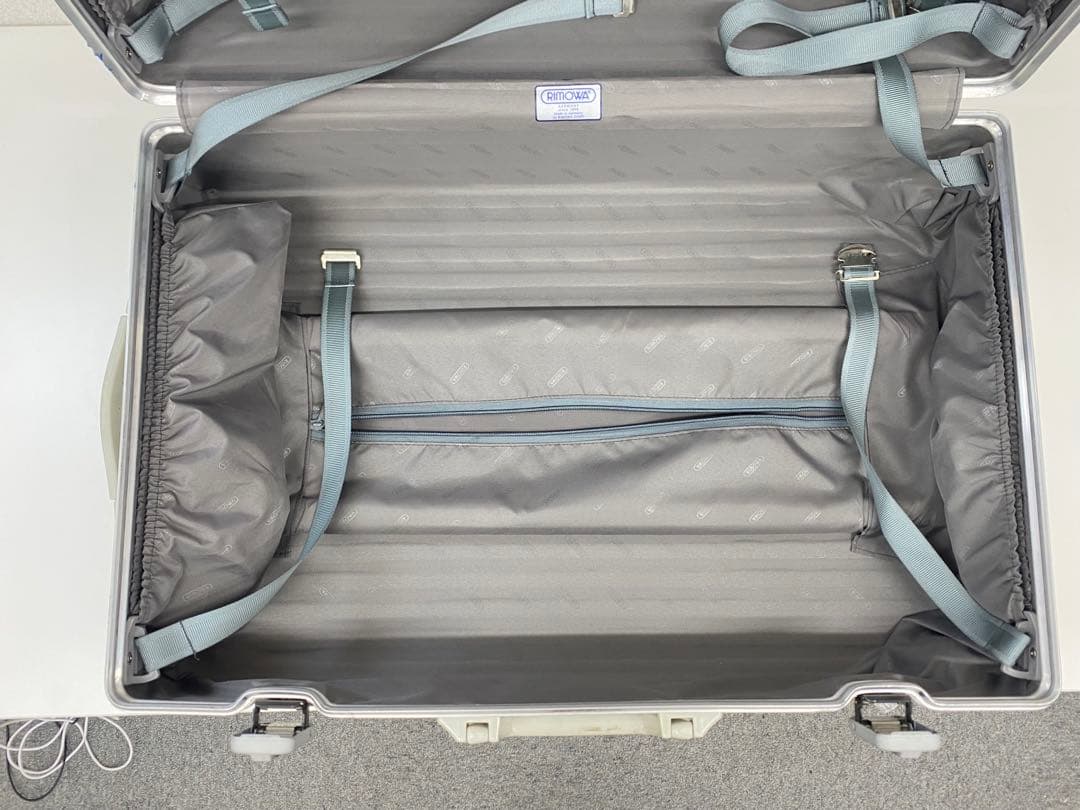 RIMOWAリモワ オリジナル キャビン シルバー スーツケース