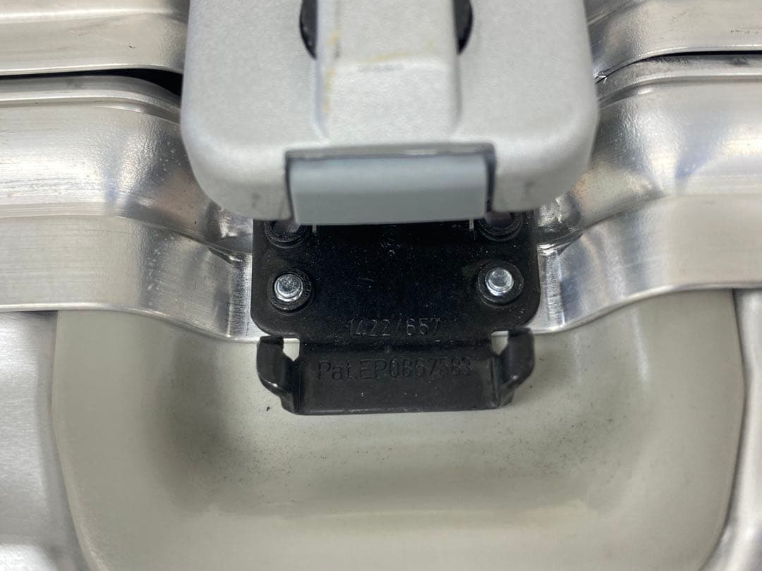 RIMOWAリモワ オリジナル キャビン シルバー スーツケース