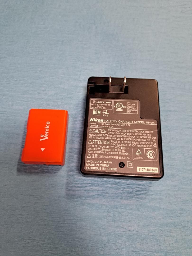 新春特別特価　Nikon D3100【大人気のメタリックRED】 ズームレンズ