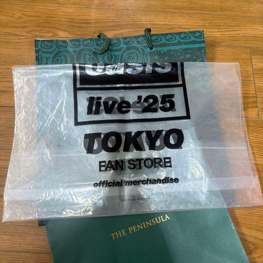 完売 公式oasis live '25 東京公演Tシャツ モノクロ Lサイズ