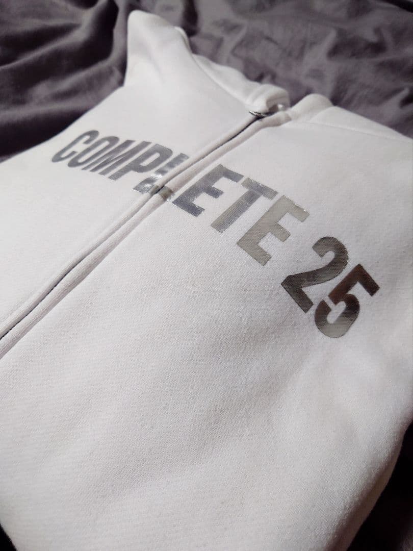 浜崎あゆみ　COMPLETE25　ジップパーカー