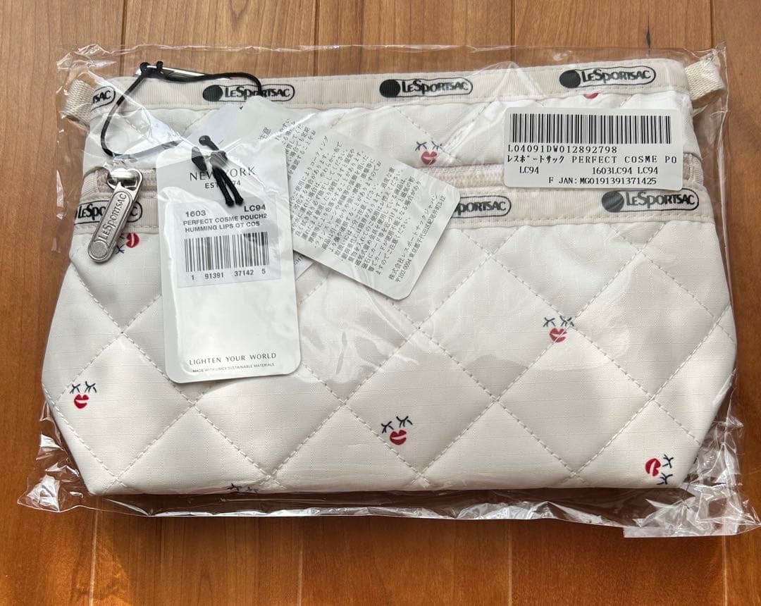 新品　レスポートサック　神崎恵さんコラボ　化粧ポーチ　キルト　ハミングリップス