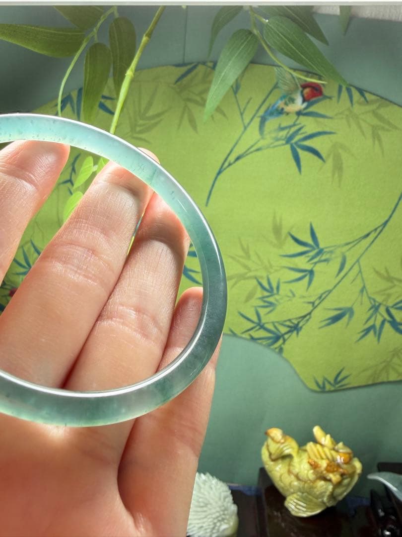 新入荷❣️天然本翡翠　特色雪花綿入り【半山半水】高氷藍水細身バングル　鑑定書付き