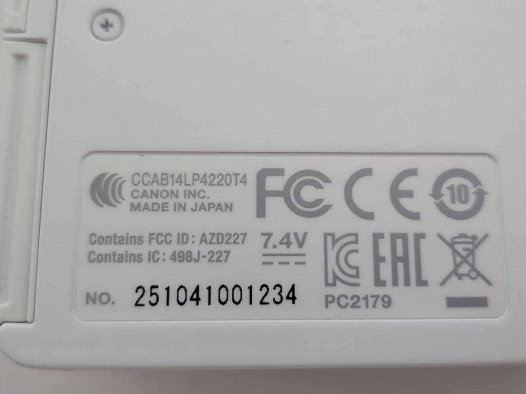 ✨極美品✨キャノン EOS M10❤️Wi-Fi&自撮◎❤️超小型軽量ミラーレス！