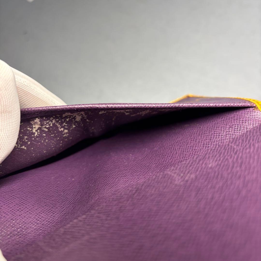 ルイヴィトン エピ ポルトカルトクレディエン 二つ折り長財布　M63219