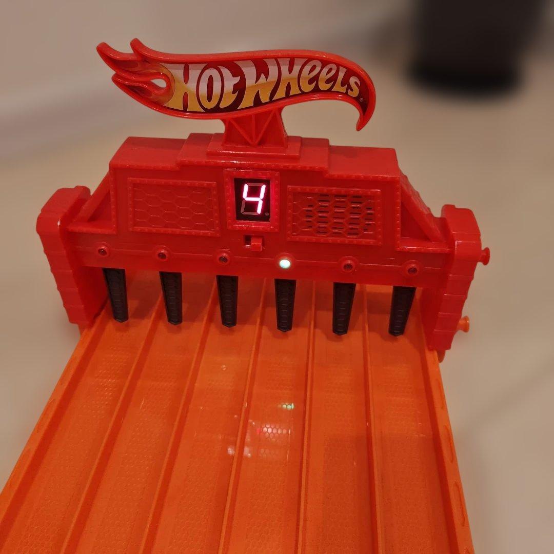 ホットウィール　スーパー６レーン レースウェイ ミニカー10個セット