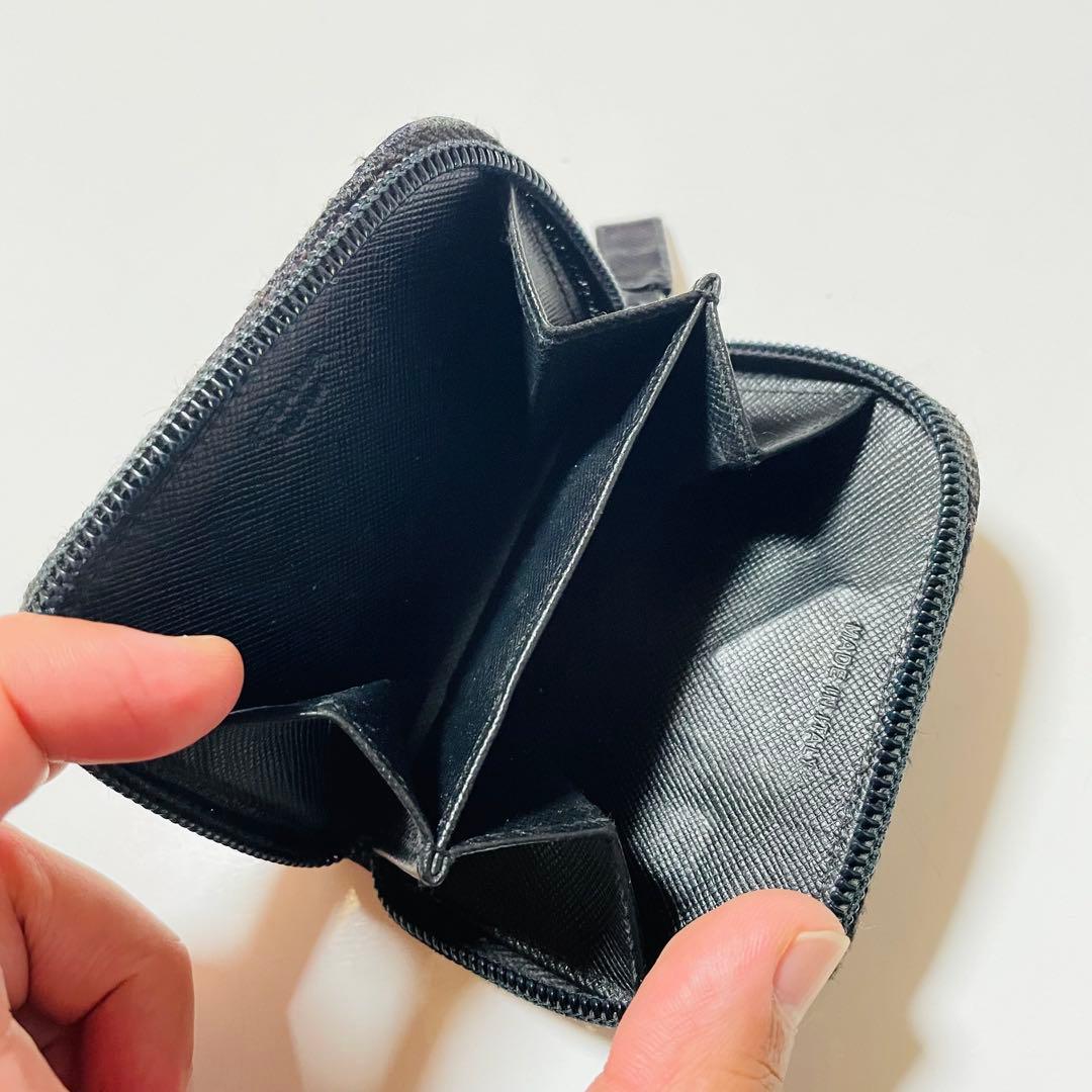 PRADA プラダ サフィアーノ ケース レザー ブラック ラウンドジップ